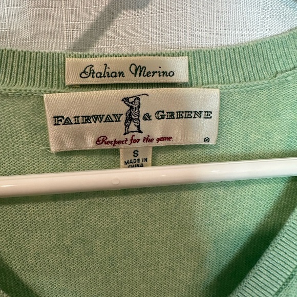 Fairway & Greene V-Neck Sweater
Italian Merino in Size Small Color Light Green - Picture 4 of 6